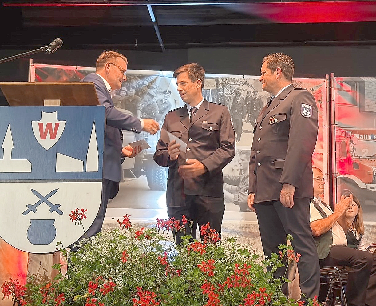 Spende an Freiwillige Feuerwehr Wallmerod